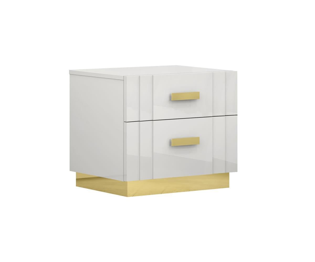 Tanner Nightstand - wireless charging - Berre Furniture