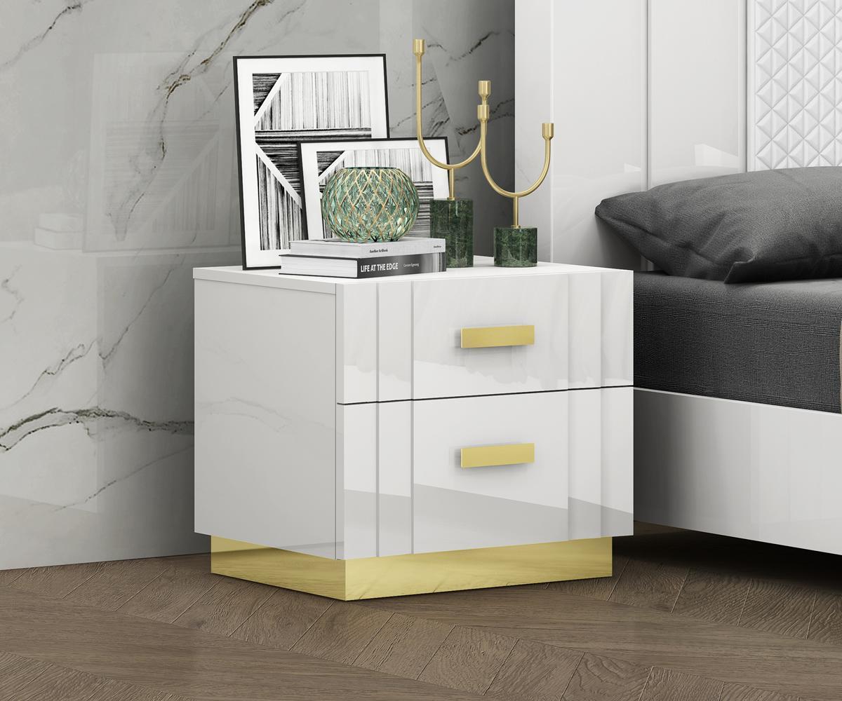 Tanner Nightstand - wireless charging - Berre Furniture