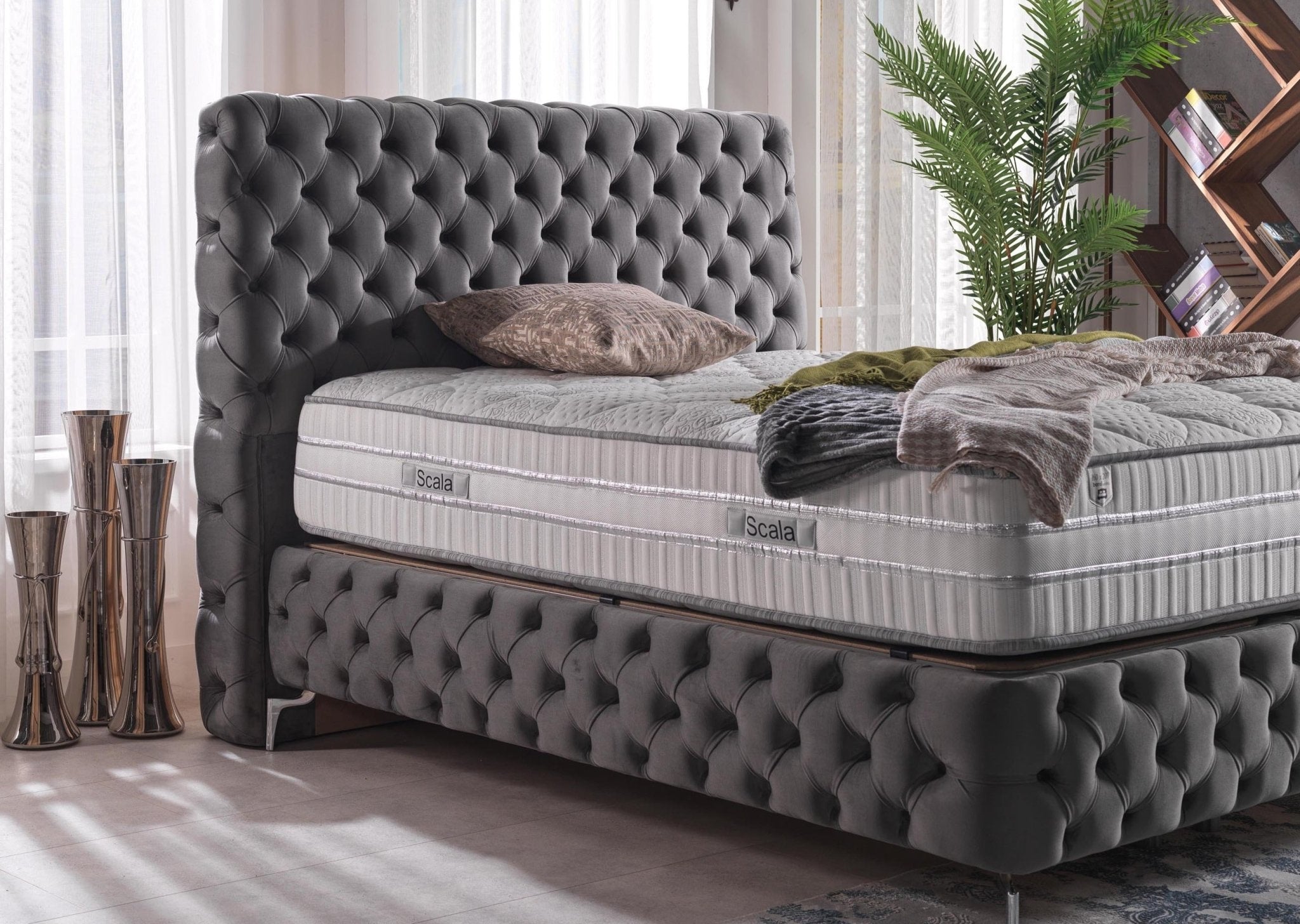 SCALA Bed Grey