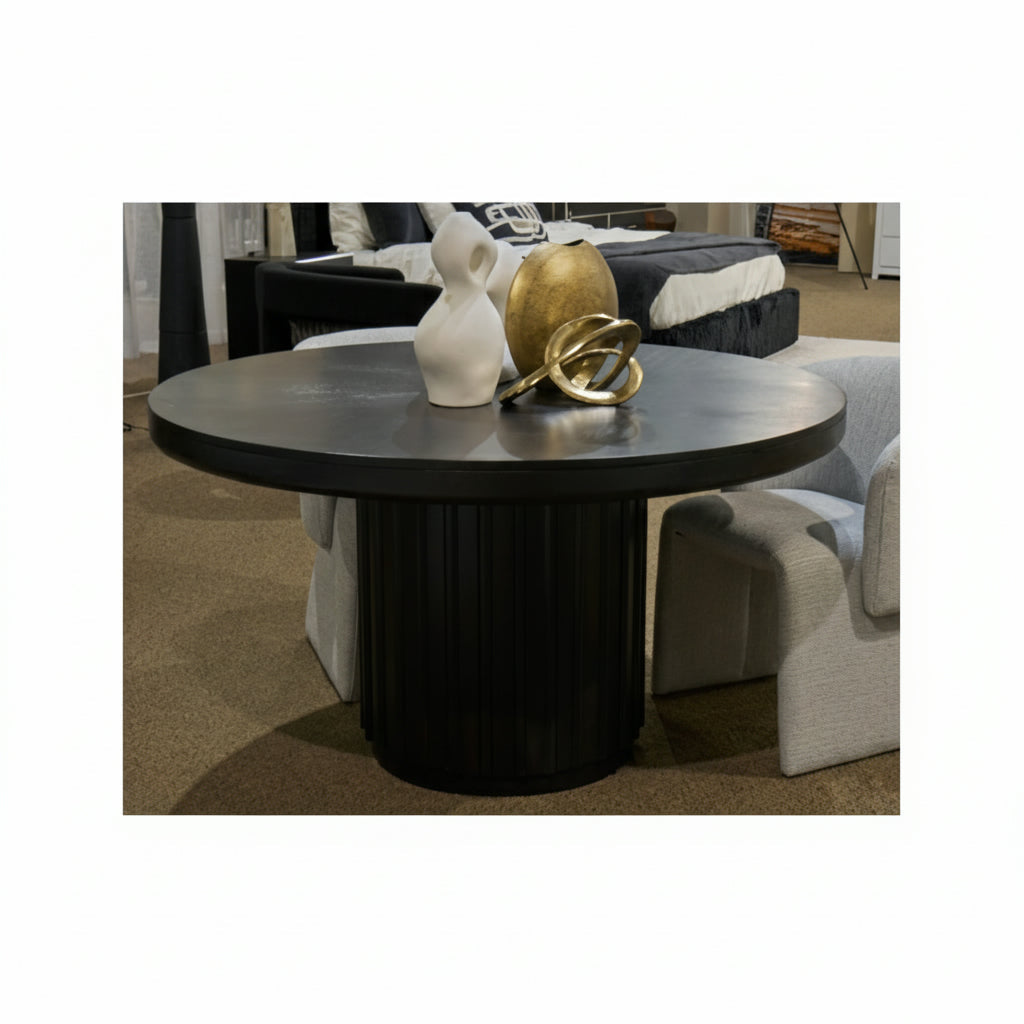 Rylandyn Round Dining Room Table