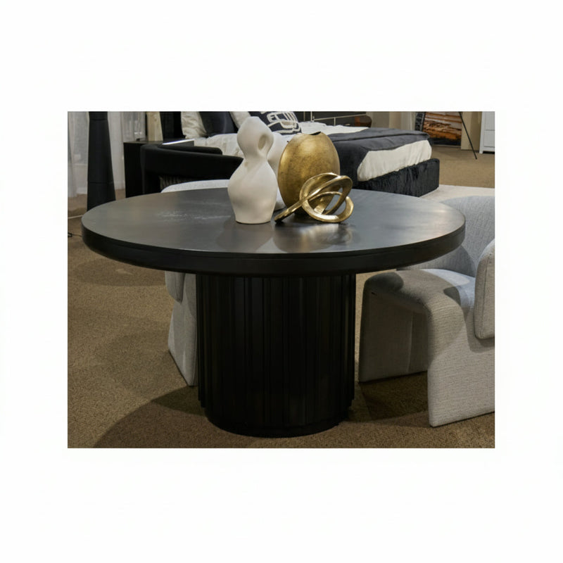 Rylandyn Round Dining Room Table