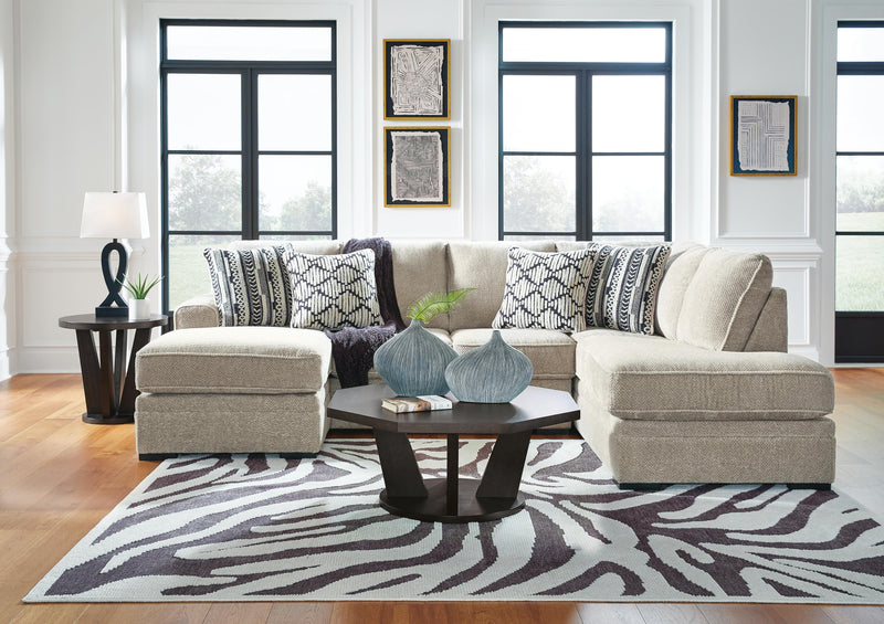 Calnita 2-Piece Sectional with Chaise