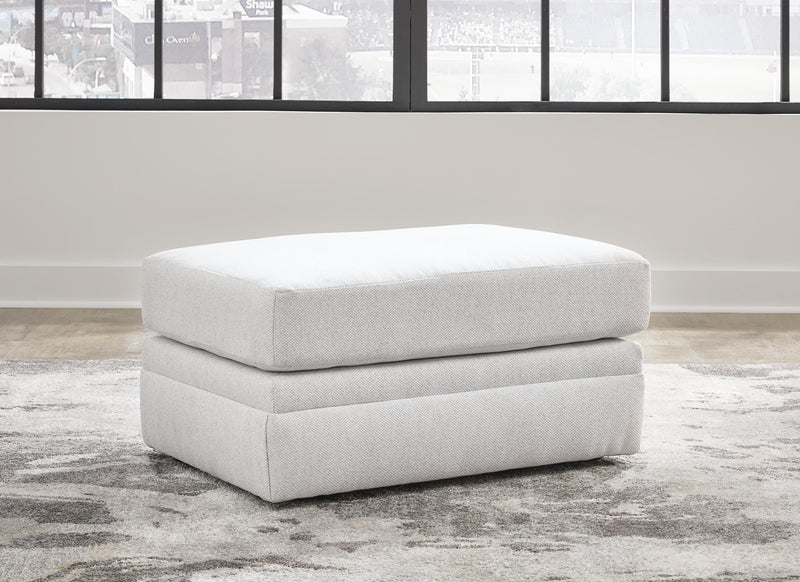 Maitelynn Ottomans