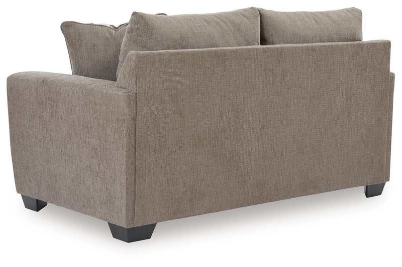Loreo Loveseats