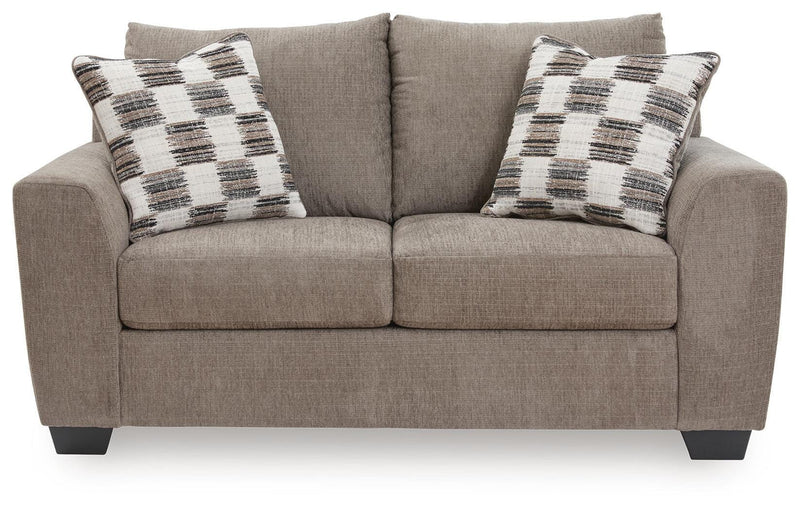 Loreo Loveseats
