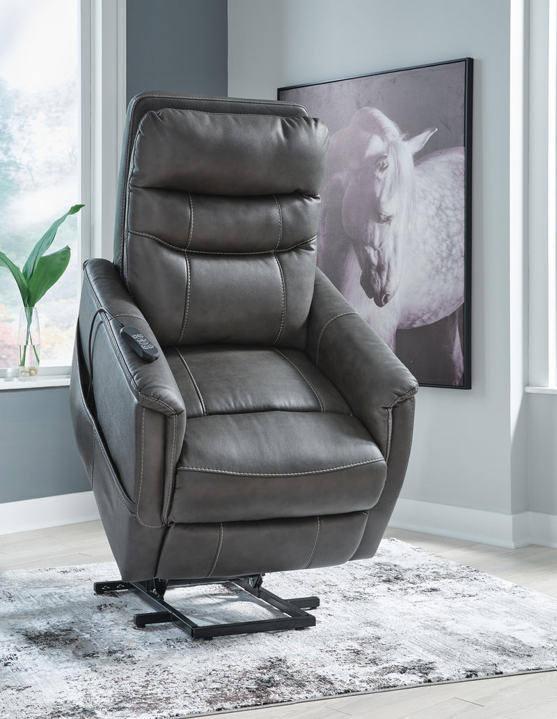 Strawbill Lift Chairs