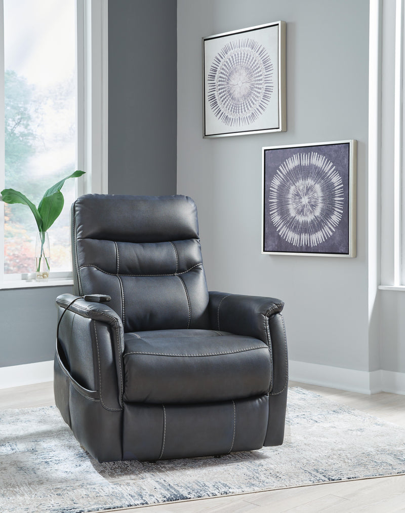 Strawbill Lift Chairs