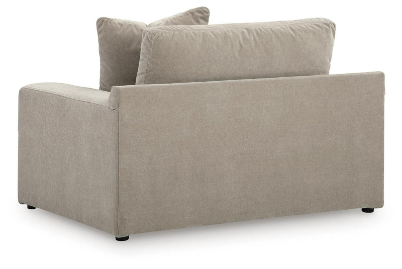 Maxton Heights Living Room Chairs
