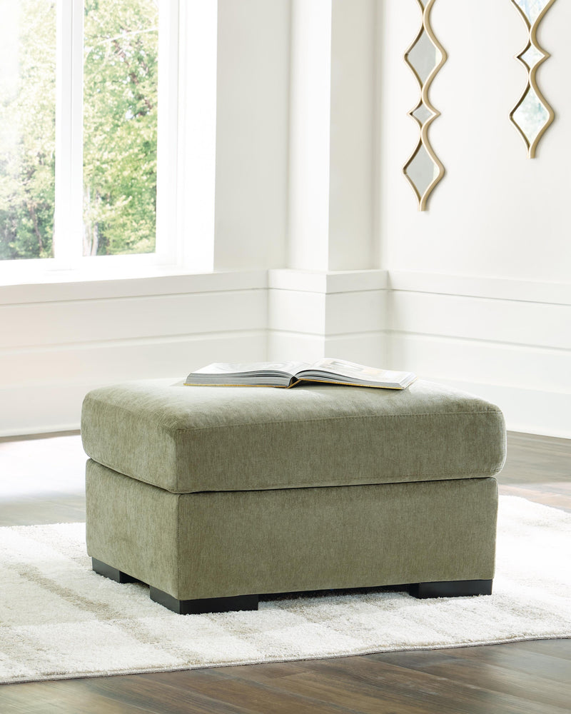 MaKaylen Ottomans