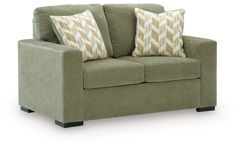 MaKaylen Loveseats