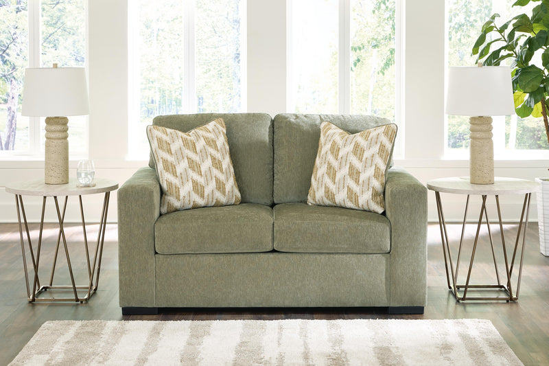 MaKaylen Loveseats