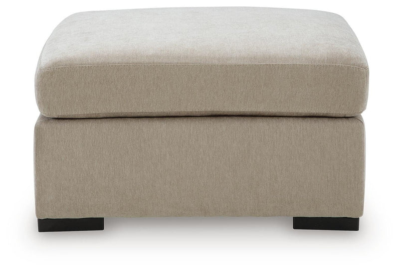 MaKaylen Ottomans