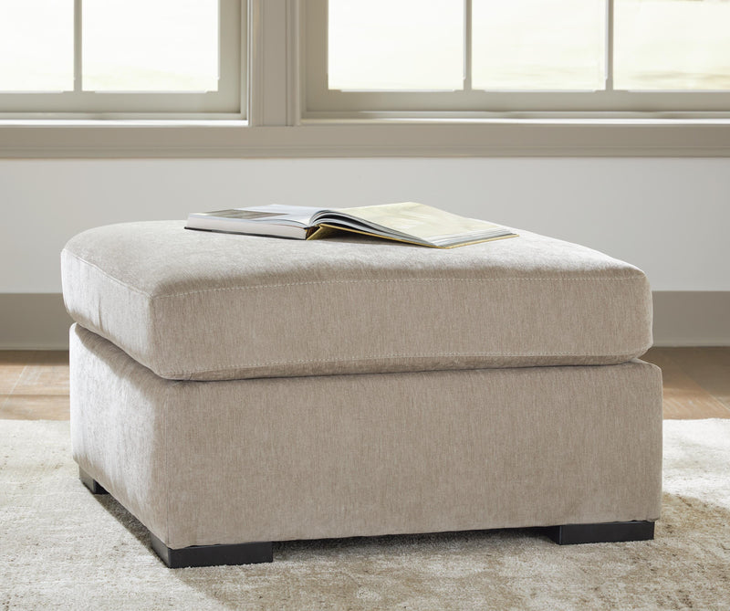 MaKaylen Ottomans