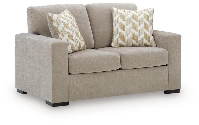 MaKaylen Loveseats