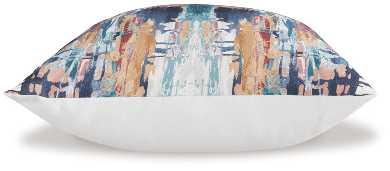 Kennick Pillow