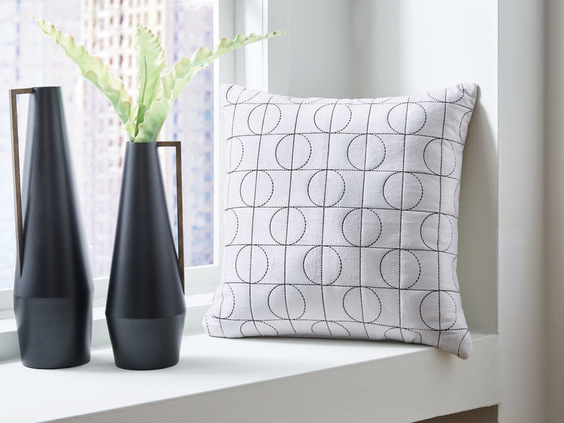 Kydner Pillow