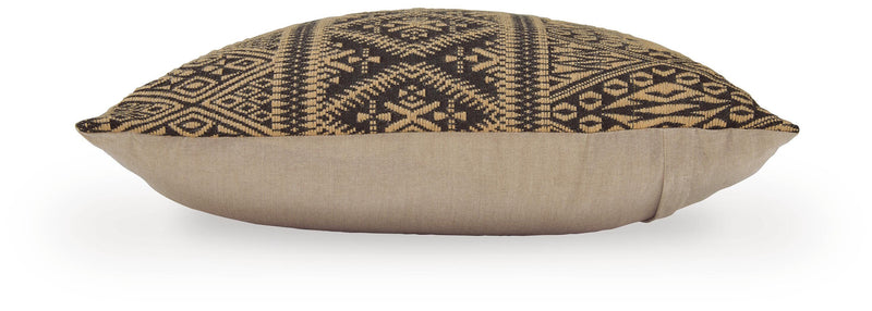 Davinwood Accent Pillows