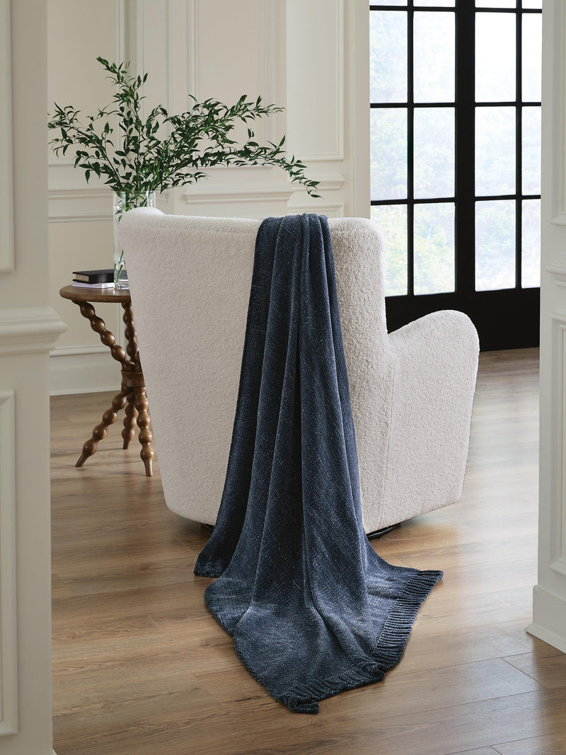 Anawood Throw (3/CS)