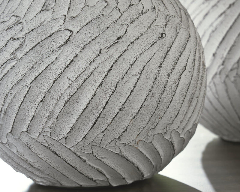 Shelvie Vase