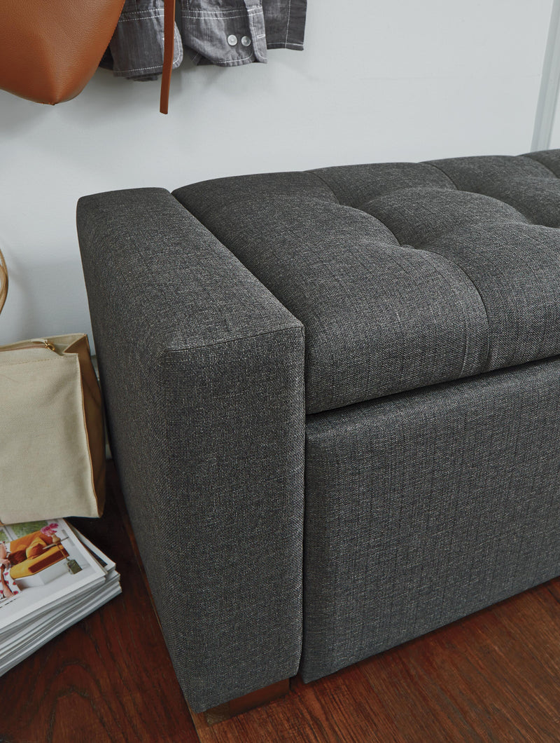 Cortwell Accent Furniture