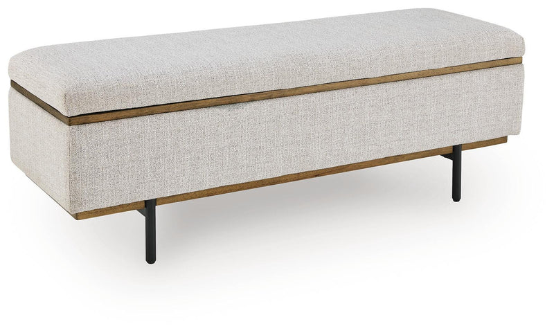 Dettaford Accent Furniture