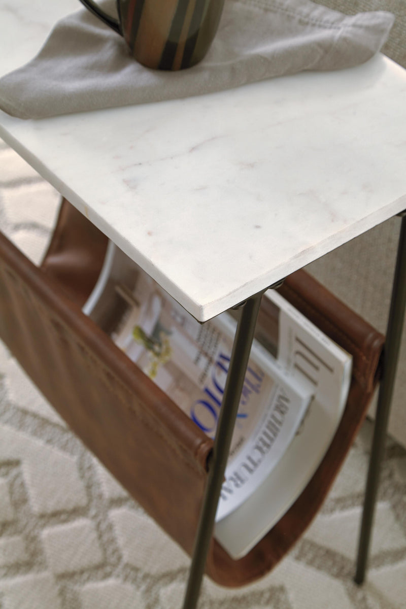 Etanbury Accent Furniture