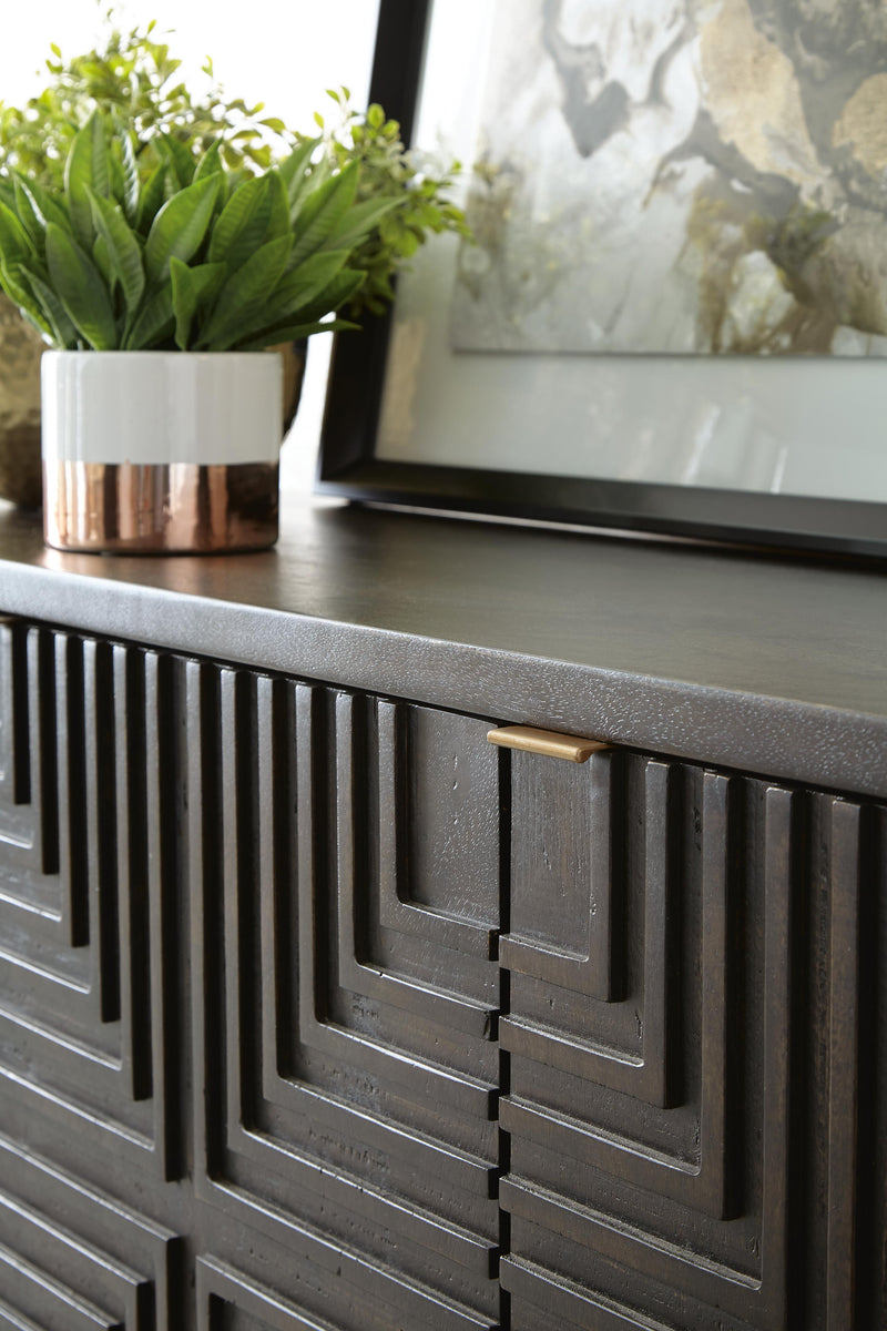 Elinmore Accent Furniture