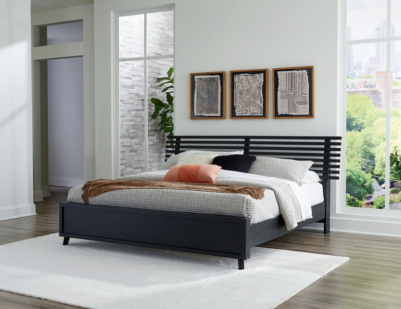 Danziar Panel Bed
