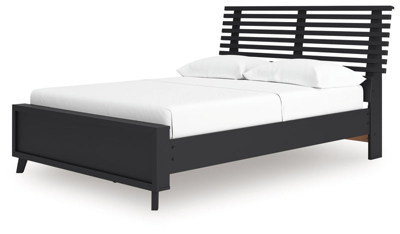 Danziar Panel Bed
