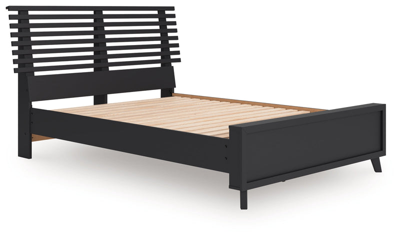 Danziar Panel Bed