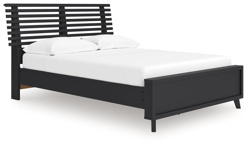 Danziar Panel Bed