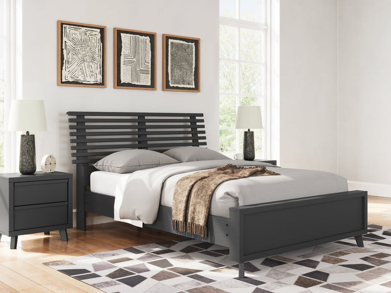 Danziar Panel Bed