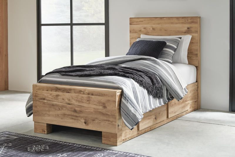 Hyanna Bedroom Sets