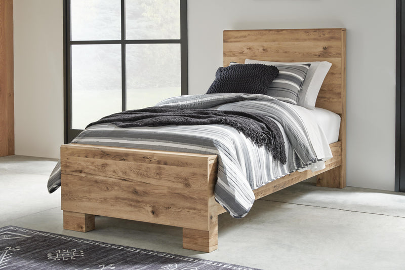 Hyanna Bedroom Sets