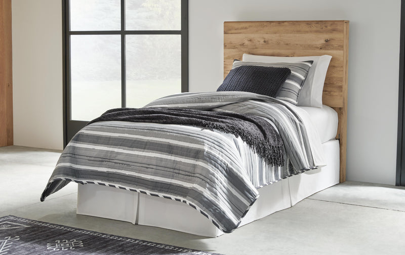 Hyanna Bedroom Sets