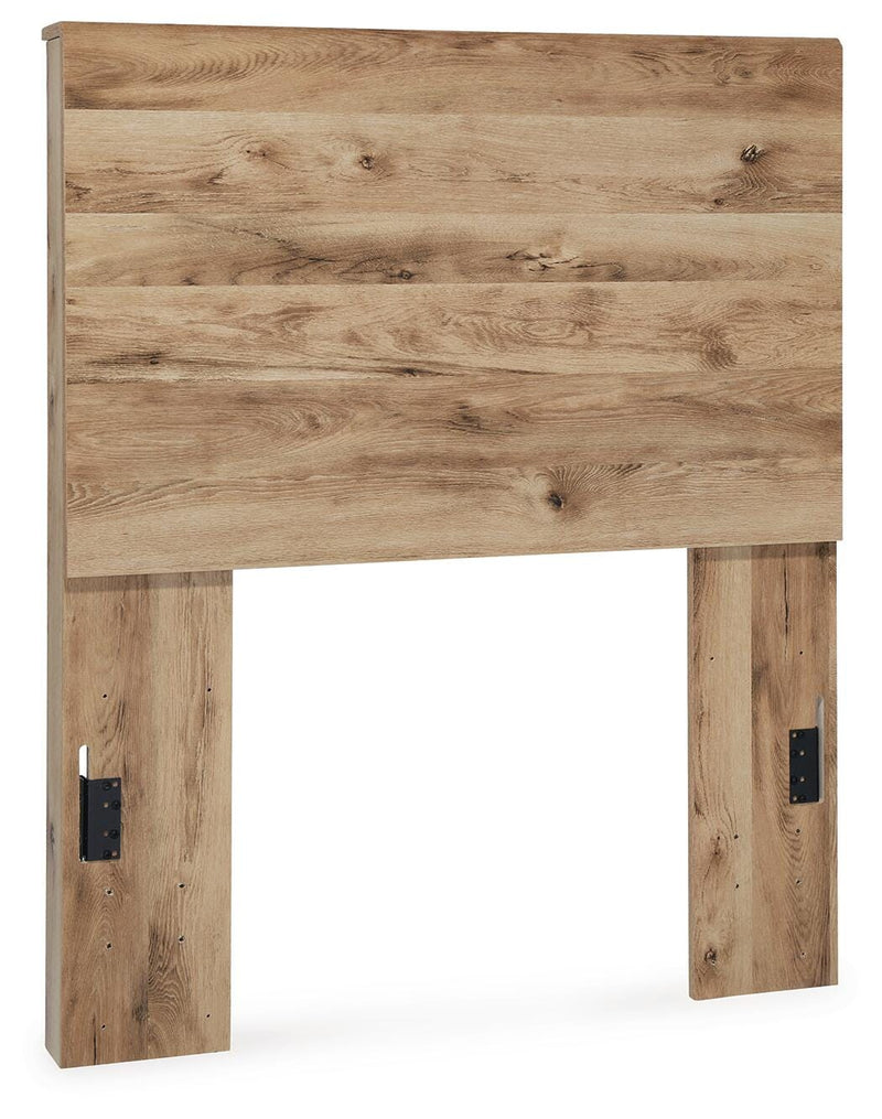 Hyanna Bedroom Sets