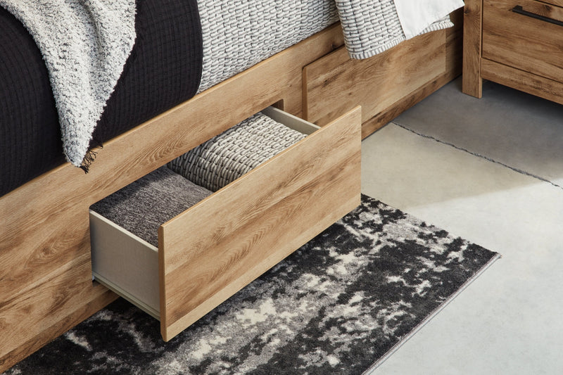 Hyanna Panel Bed