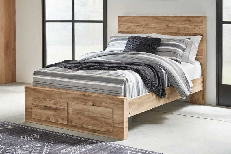Hyanna Panel Bed