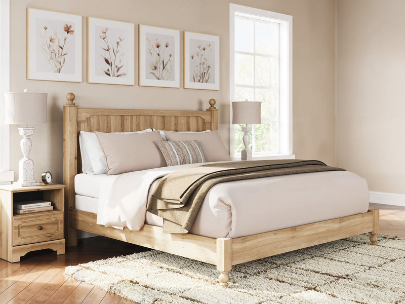 Galletyn Panel Bed