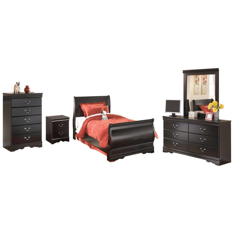 Huey Vineyard Full Sleigh Bed with Mirrored Dresser