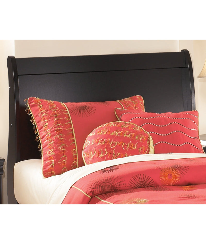 Huey Vineyard Sleigh Bed, Dresser, Mirror, Chest & Nightstand, Bedroom Set