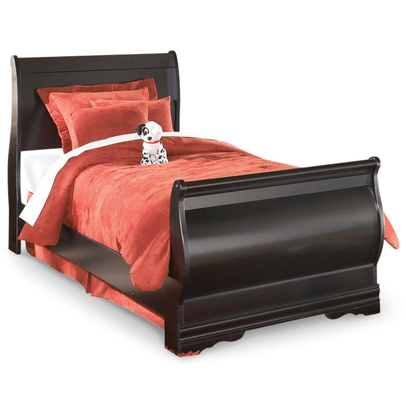 Huey Vineyard Sleigh Bed, Dresser, Mirror, Chest & Nightstand, Bedroom Set