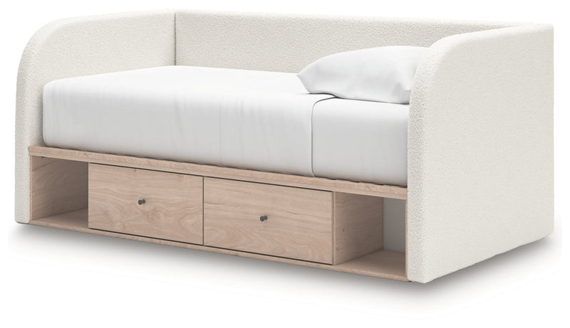 Shapella Upholstered Bed