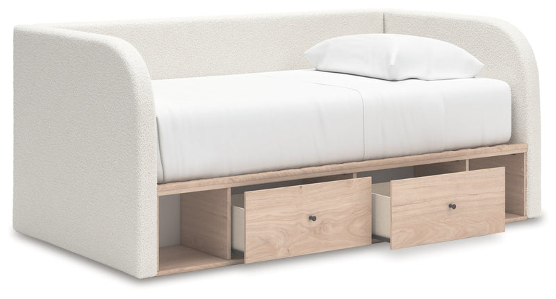 Shapella Upholstered Bed