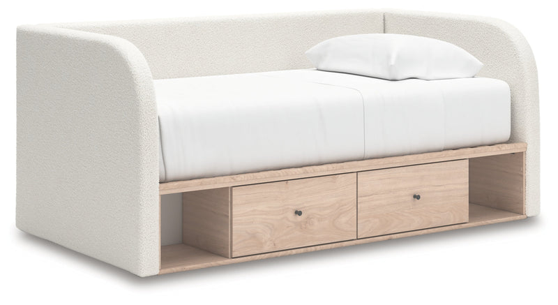 Shapella Upholstered Bed