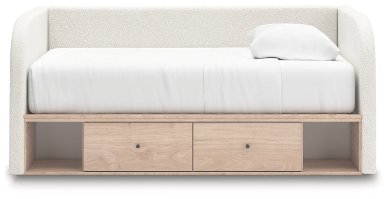Shapella Upholstered Bed