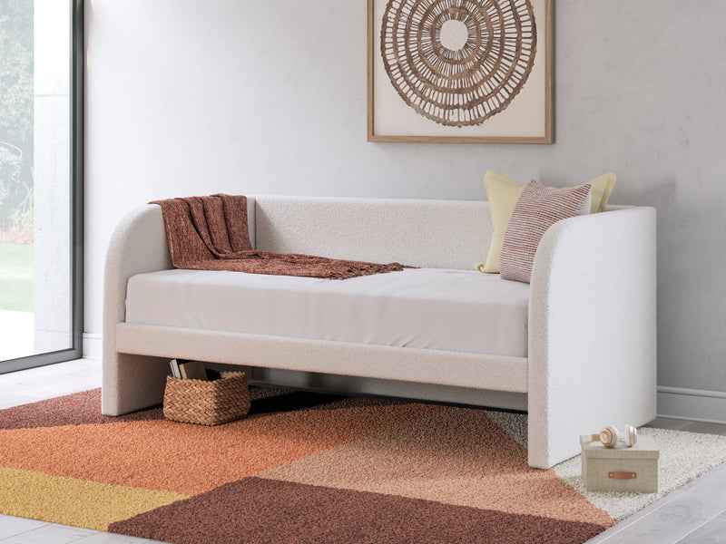 Shapella Upholstered Bed