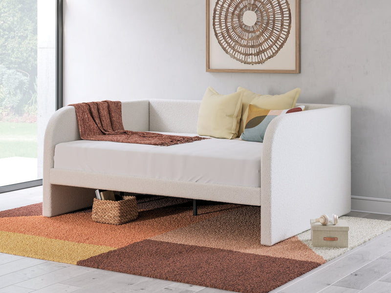 Shapella Upholstered Bed