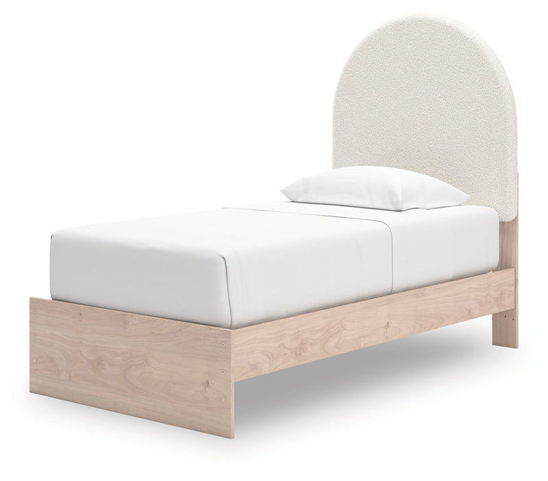 Shapella Upholstered Bed