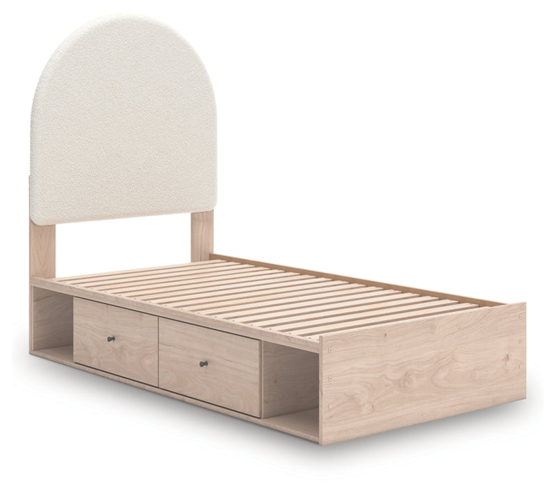 Shapella Upholstered Bed